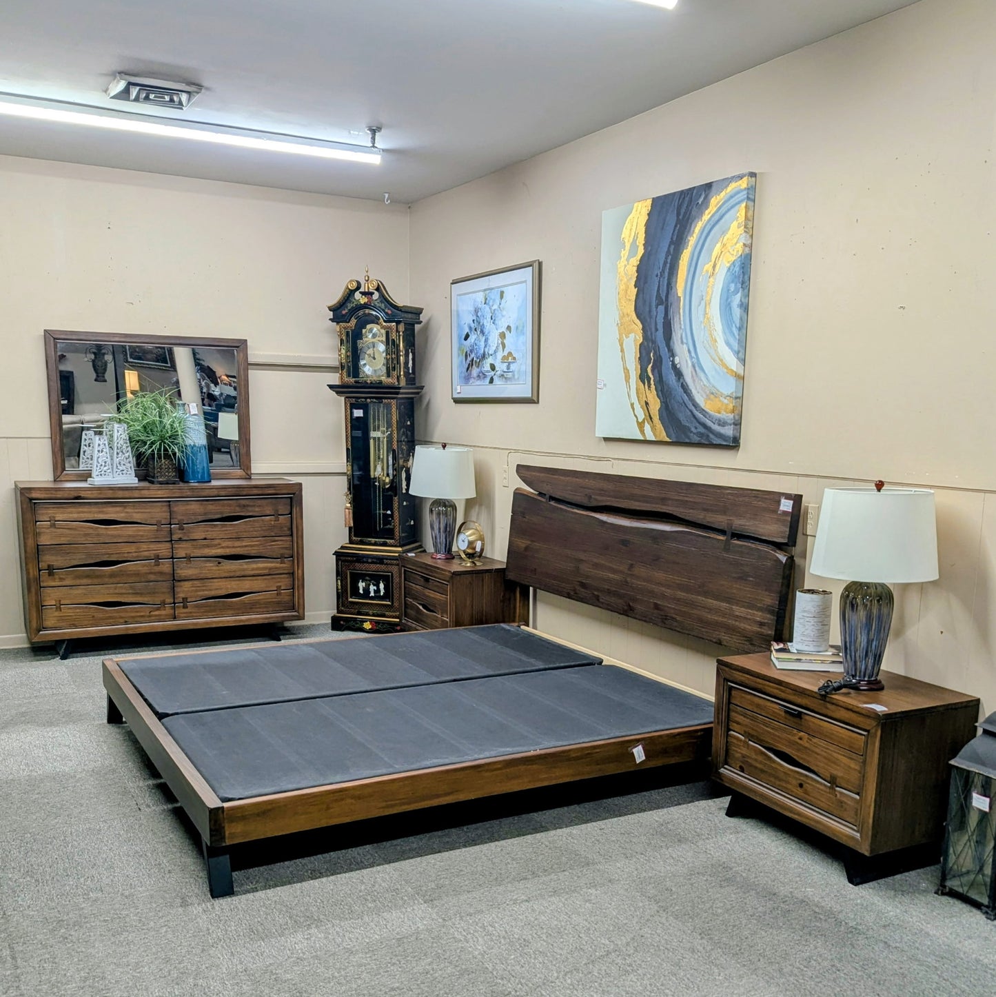 BEDROOM SET