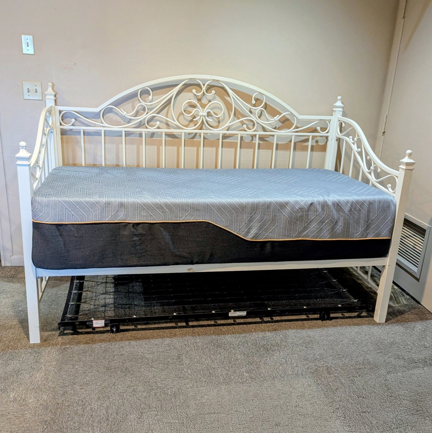 DAYBED