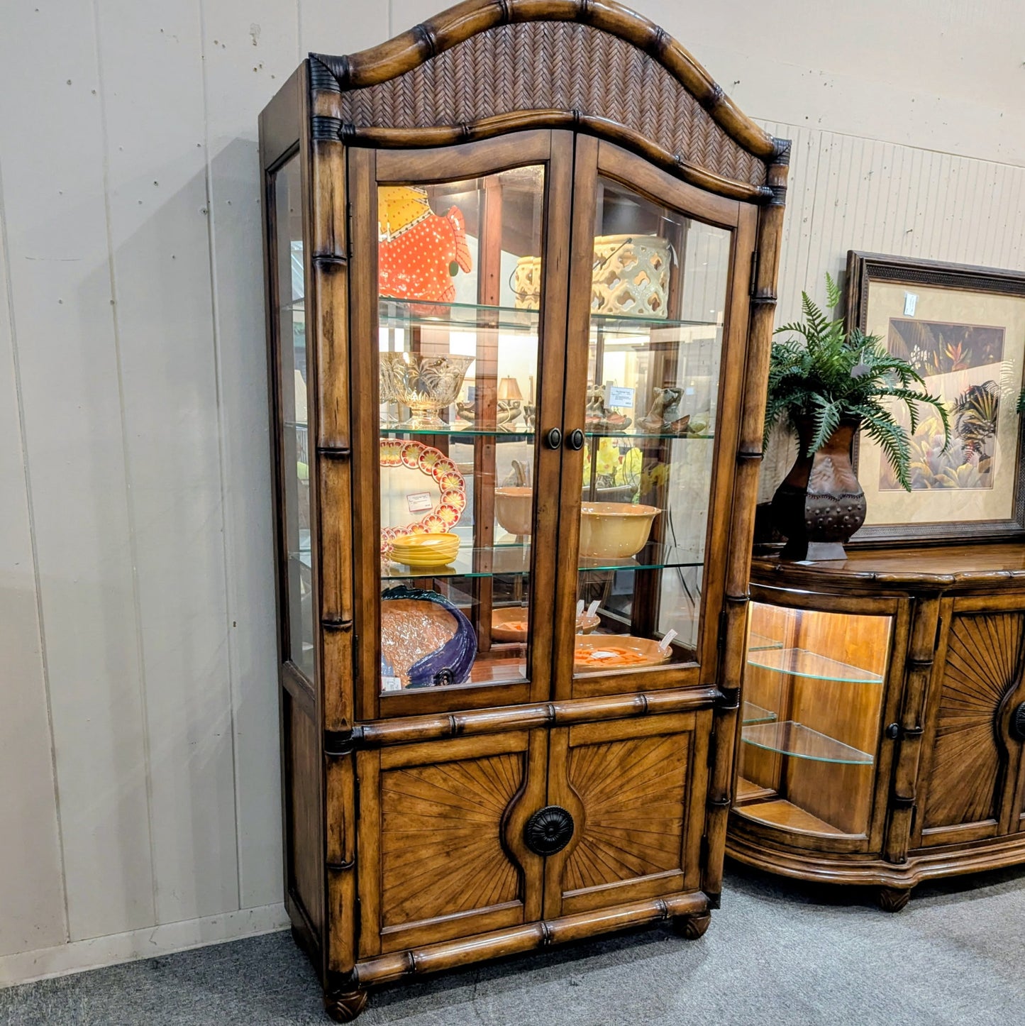 CHINA HUTCH