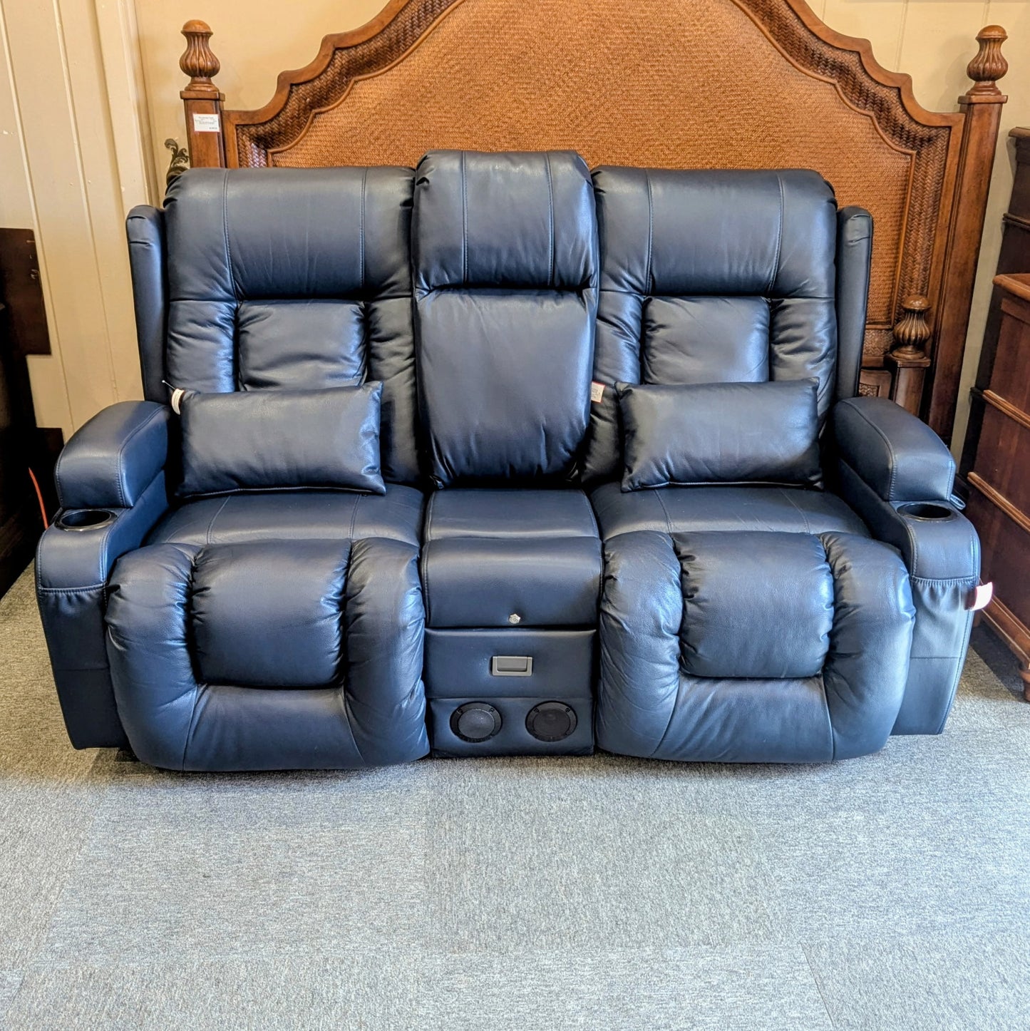 LOVESEAT