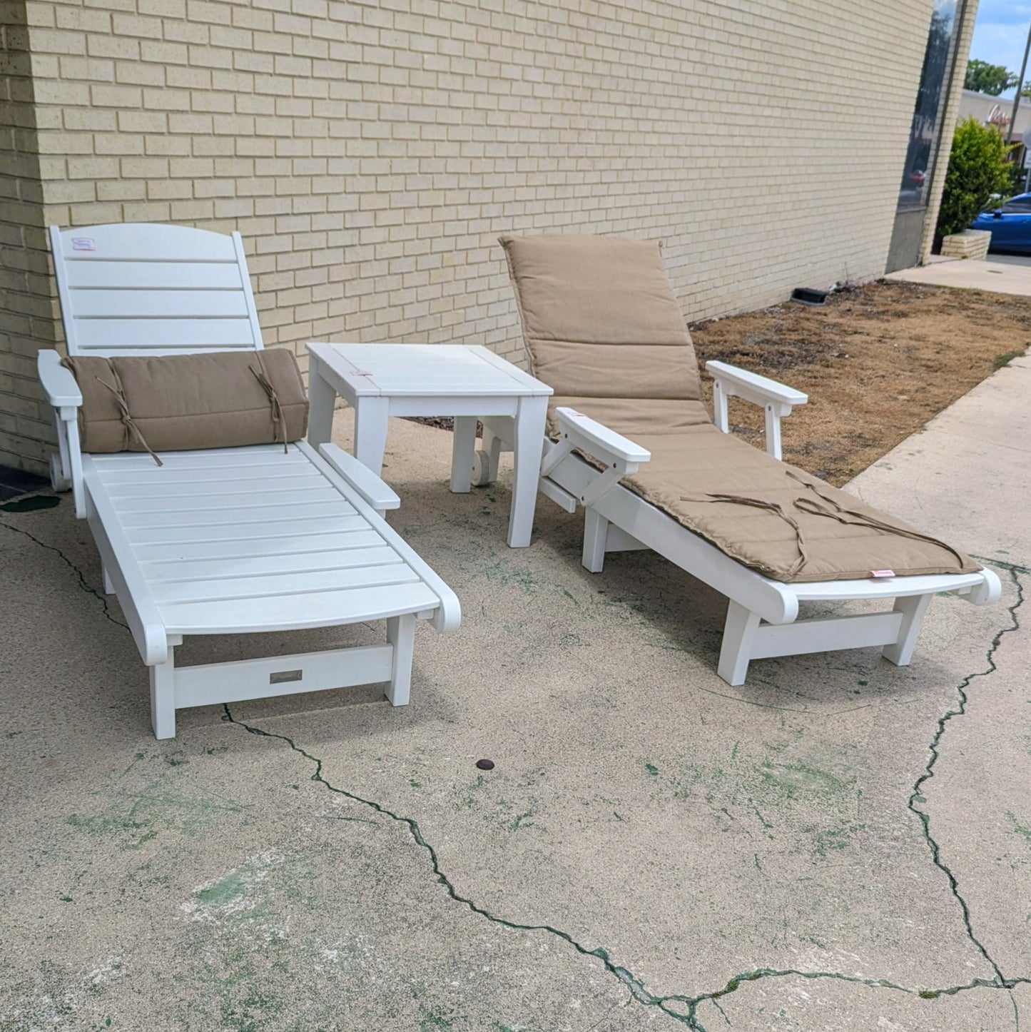 PATIO SET