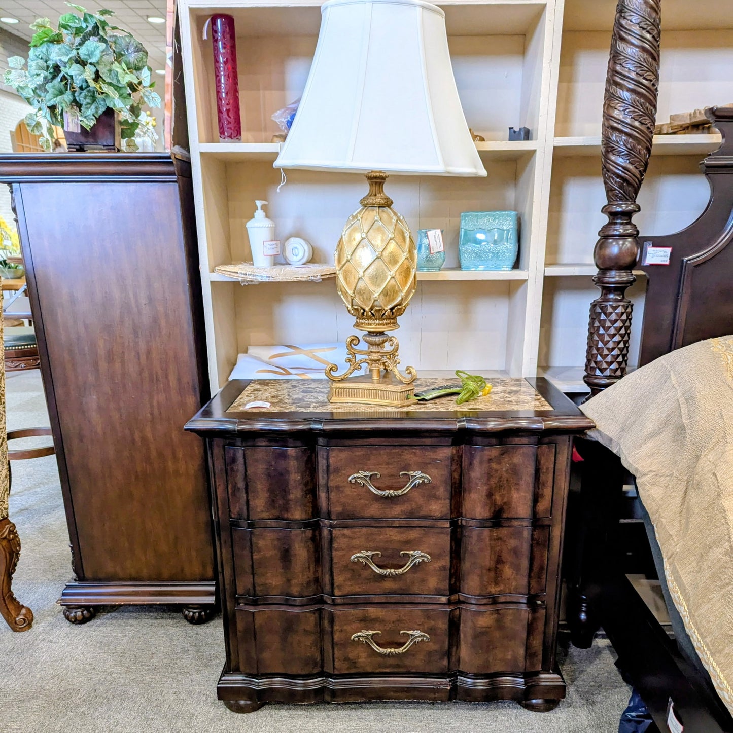 BEDROOM SET