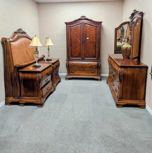 BEDROOM SET