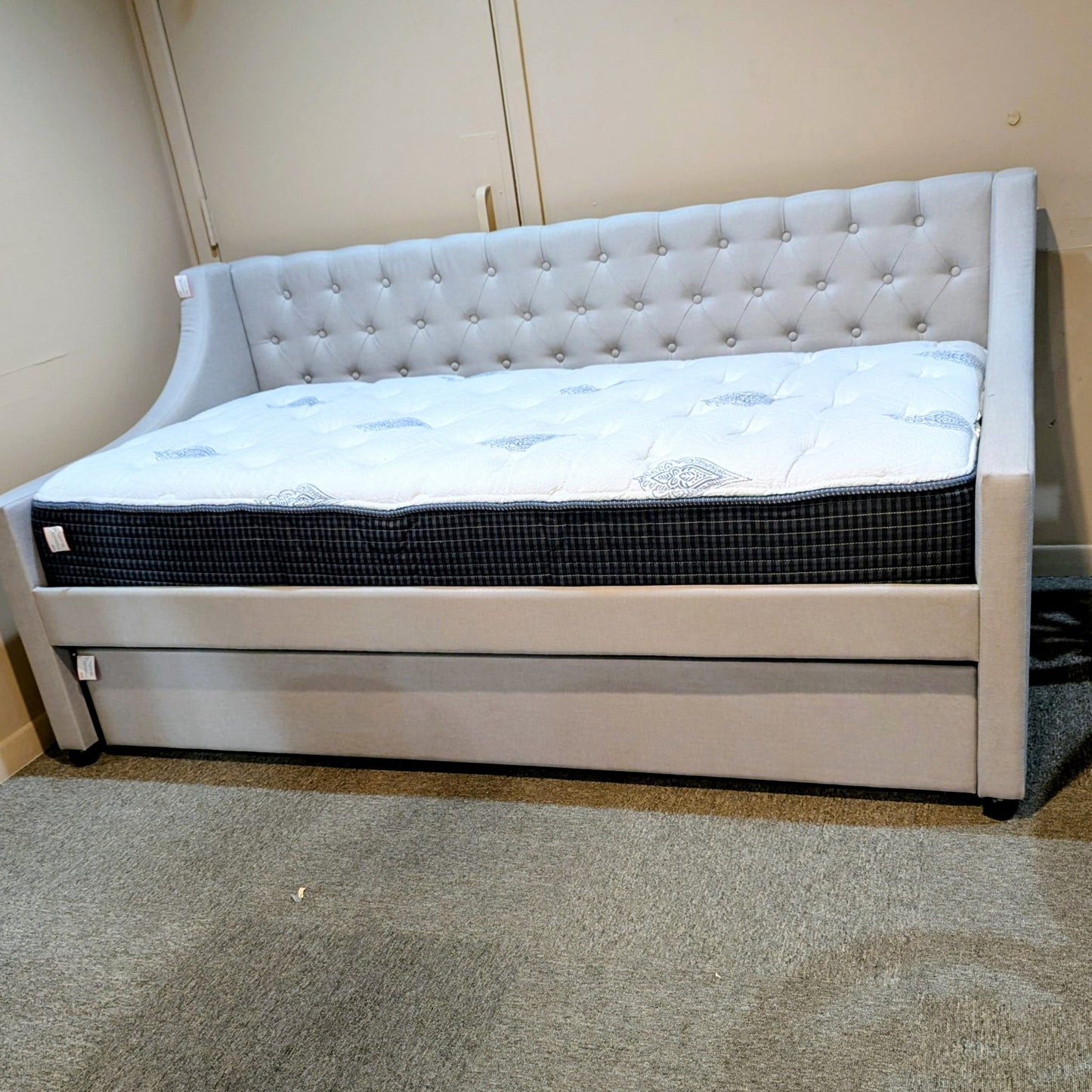 DAYBED