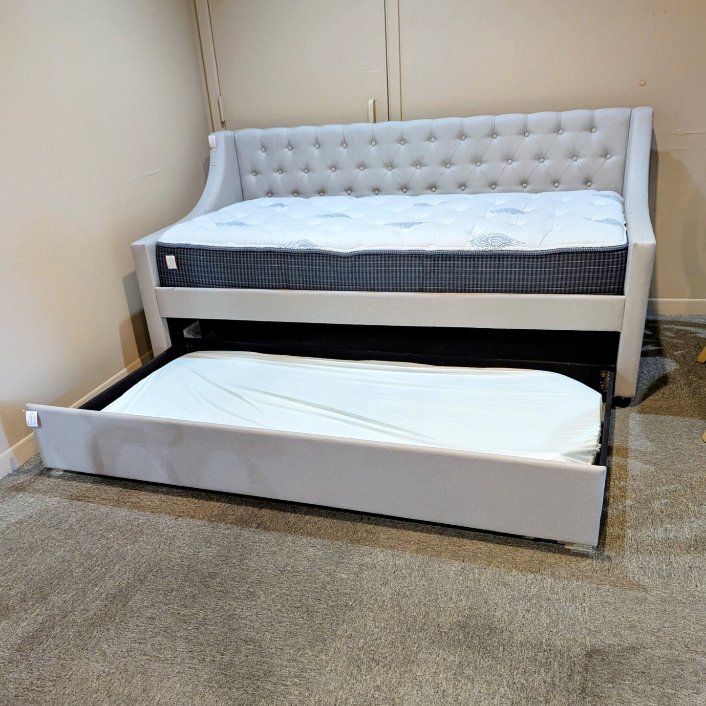 DAYBED