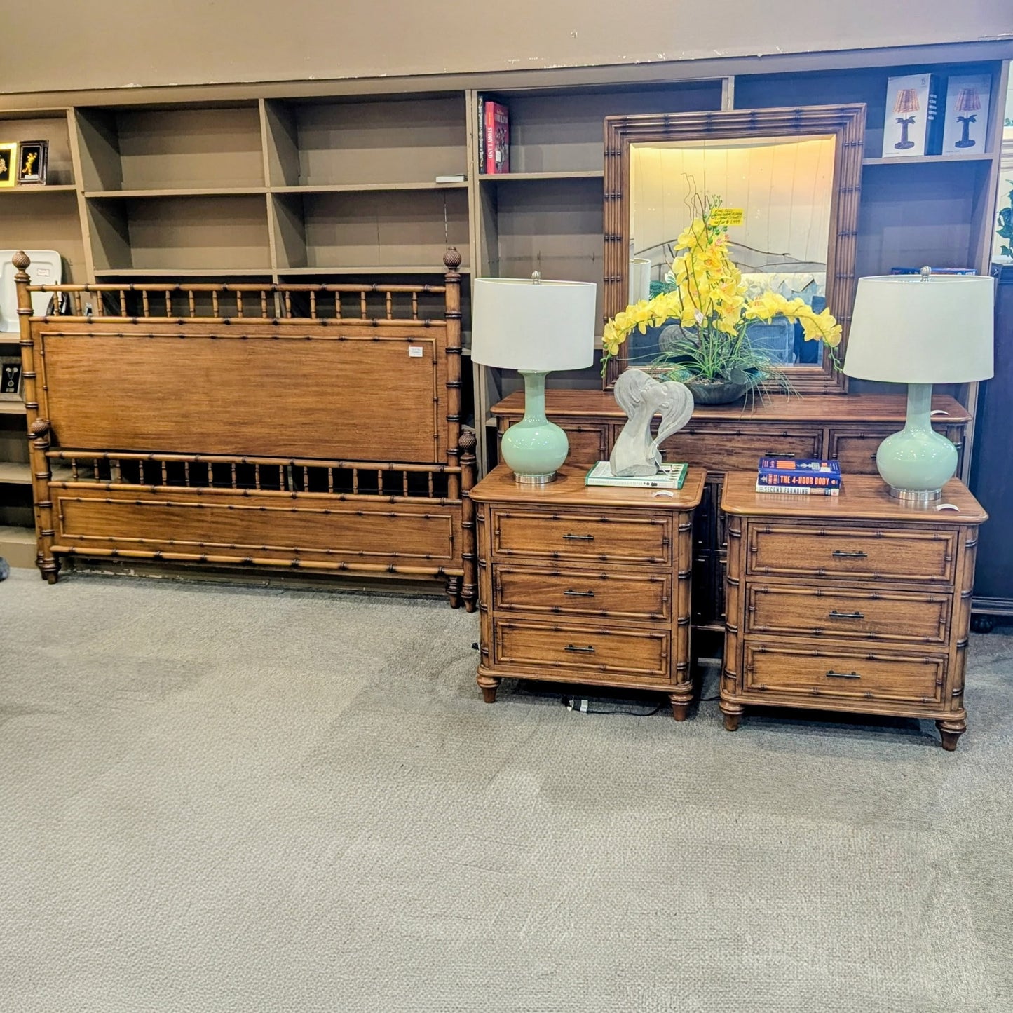 BEDROOM SET
