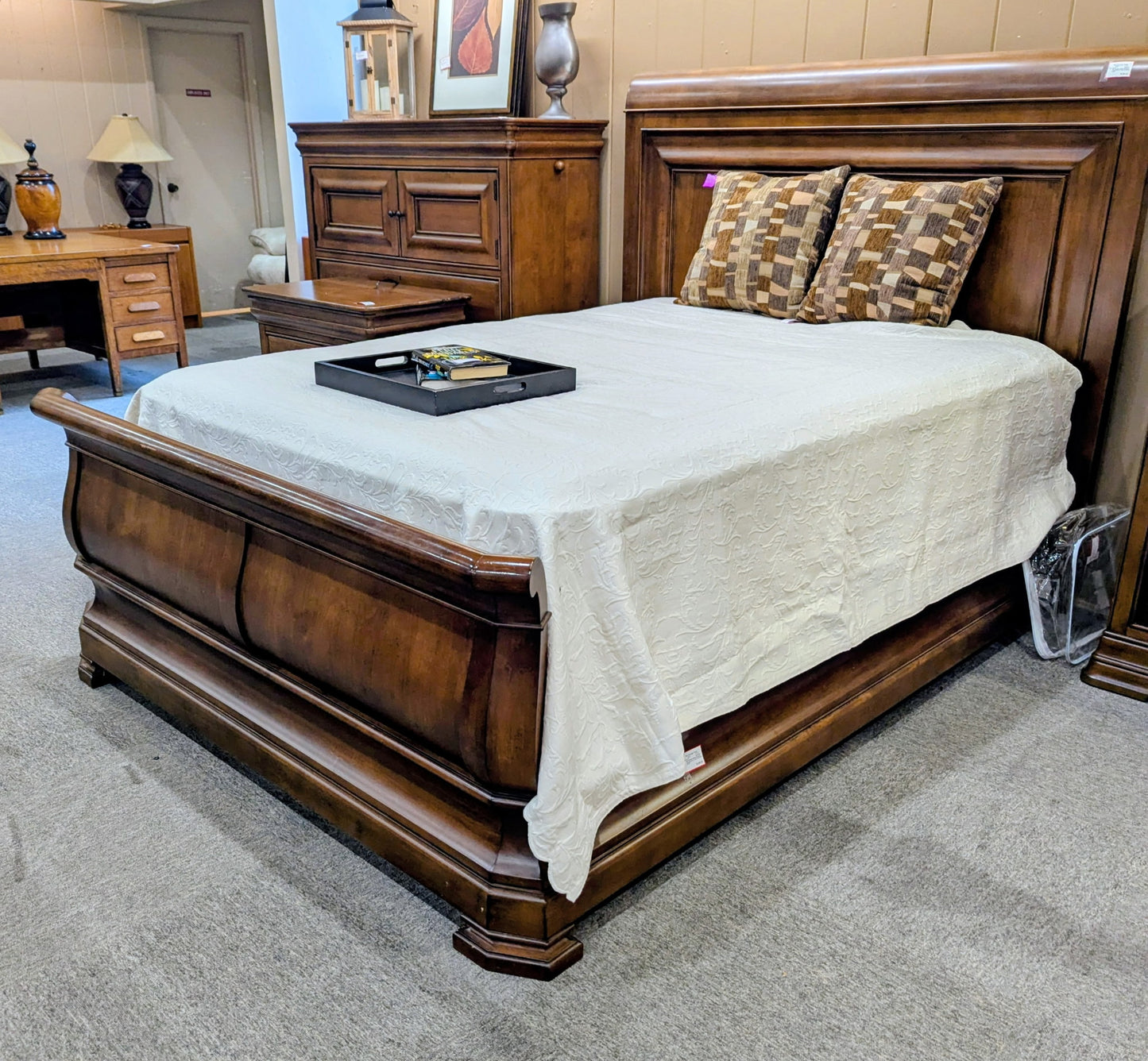 UNIVERSAL BEDROOM SET
