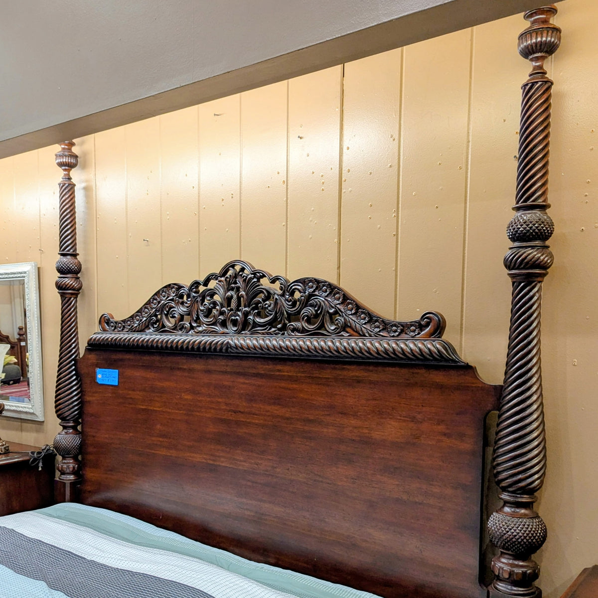 TOMMY BAHAMA BEDROOM SET