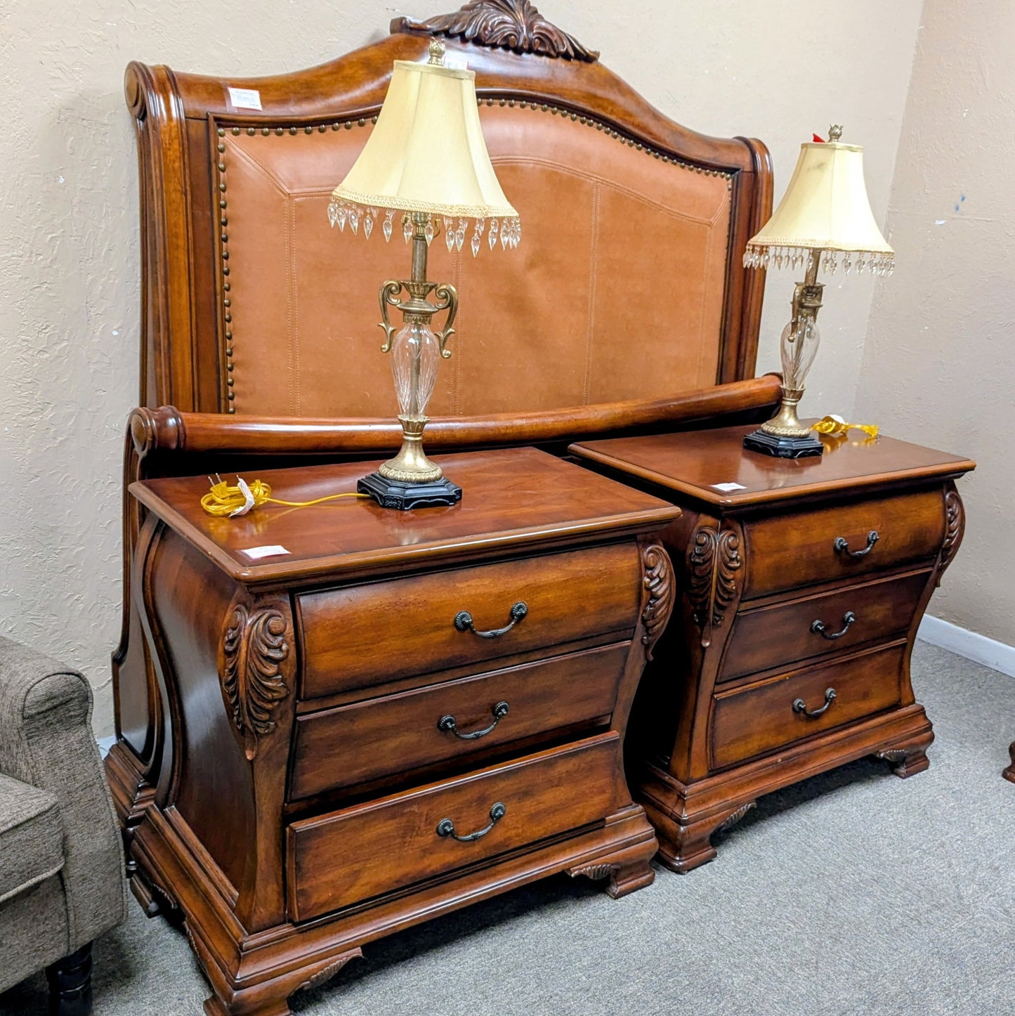 BEDROOM SET