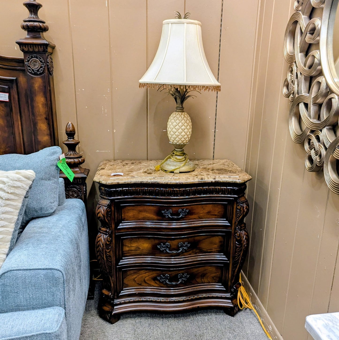 BEDROOM SET