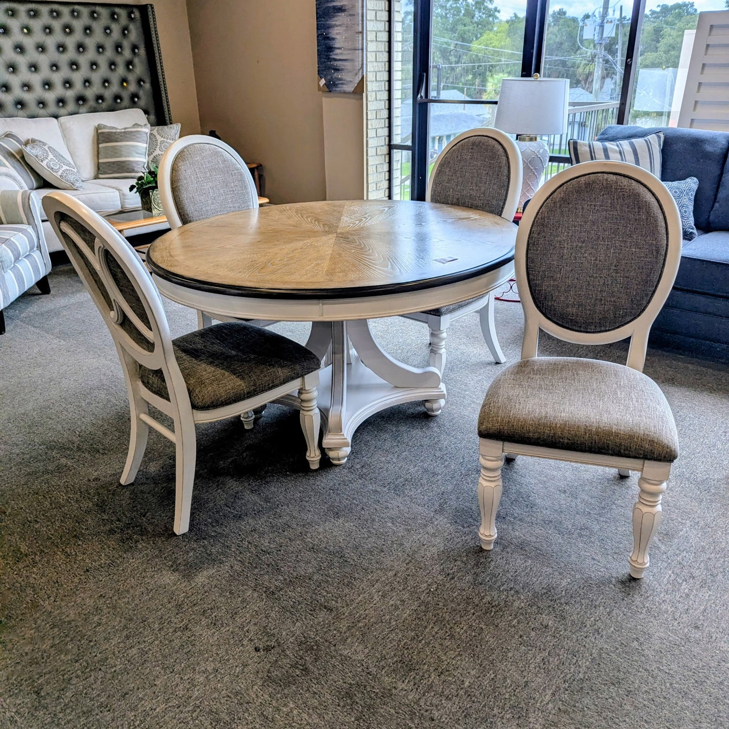 RIVER'S EDGE DINING