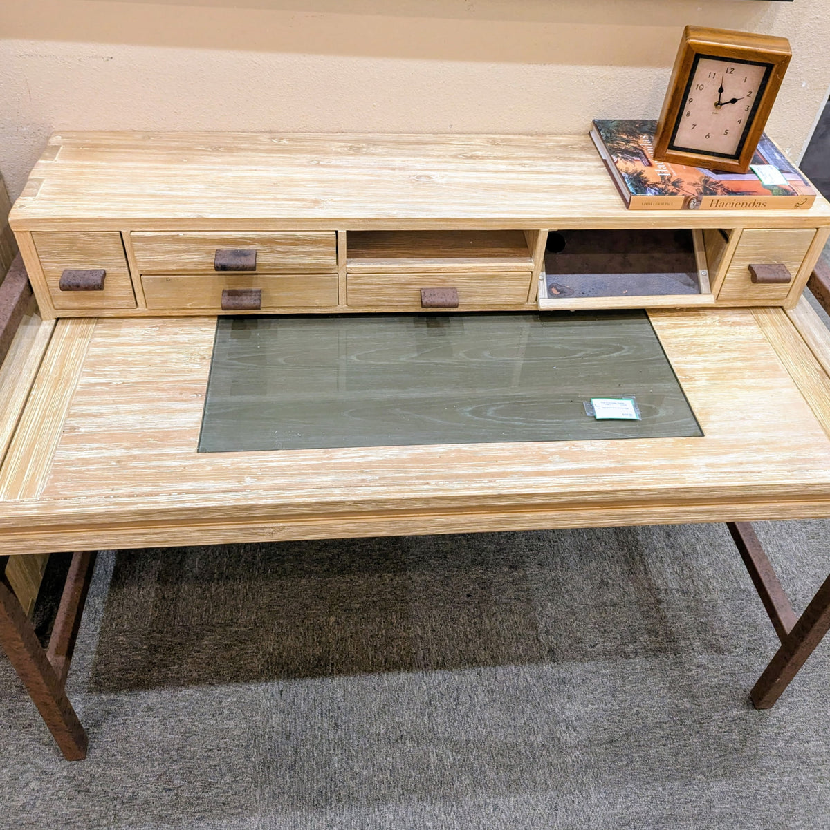 DESK