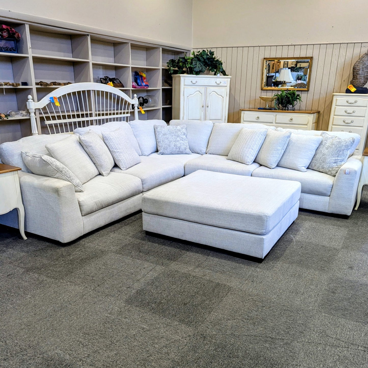 ASHLEY SECTIONAL
