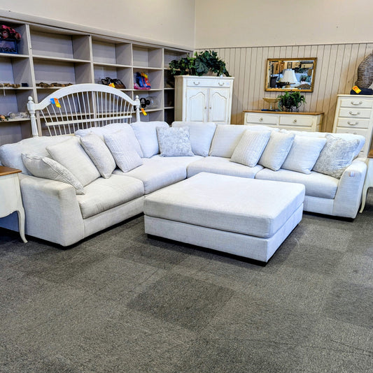 ASHLEY SECTIONAL