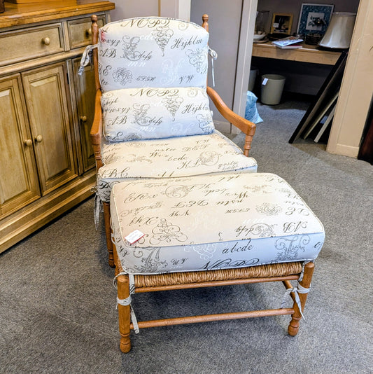 CHAIR W/OTTOMAN
