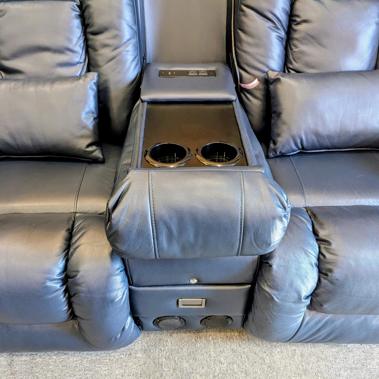 LOVESEAT
