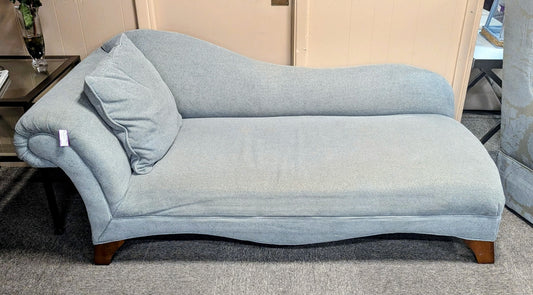 CHAISE