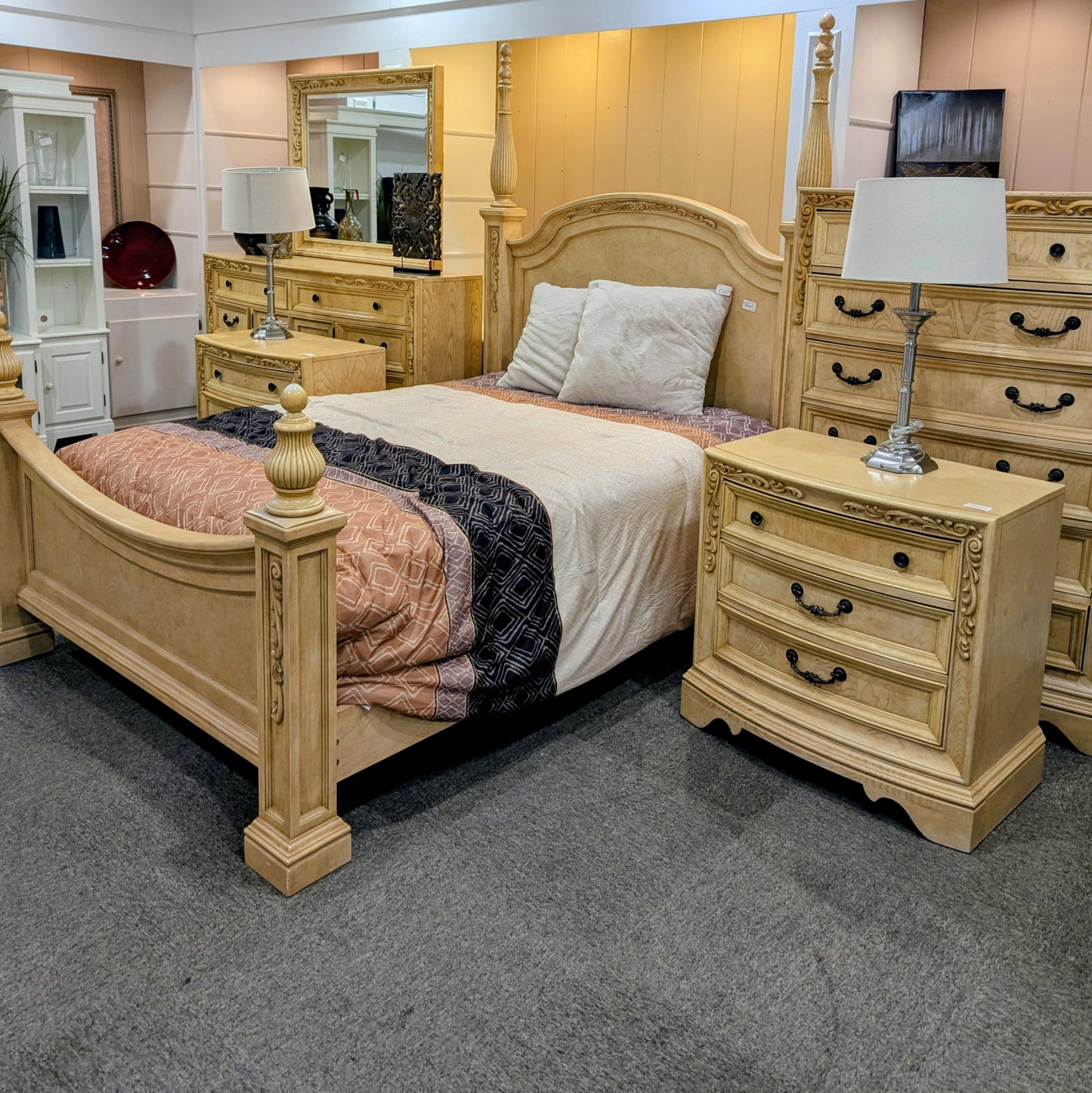 BEDROOM SET