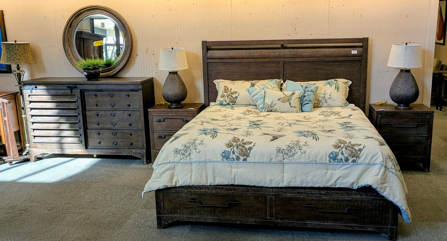 BEDROOM SET
