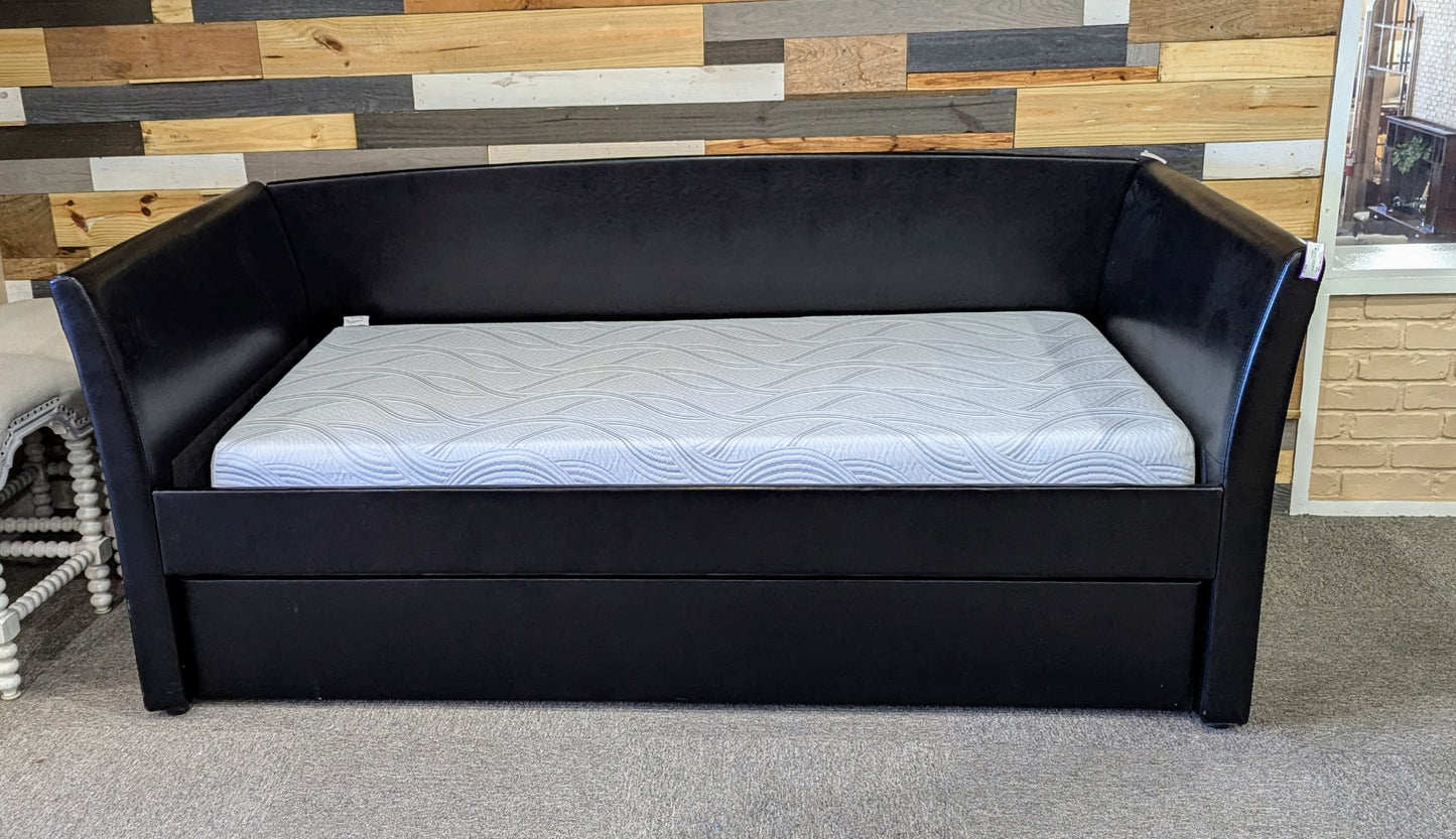 DAYBED
