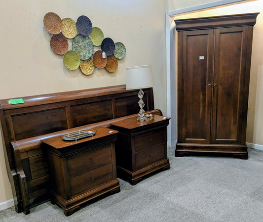 BEDROOM SET