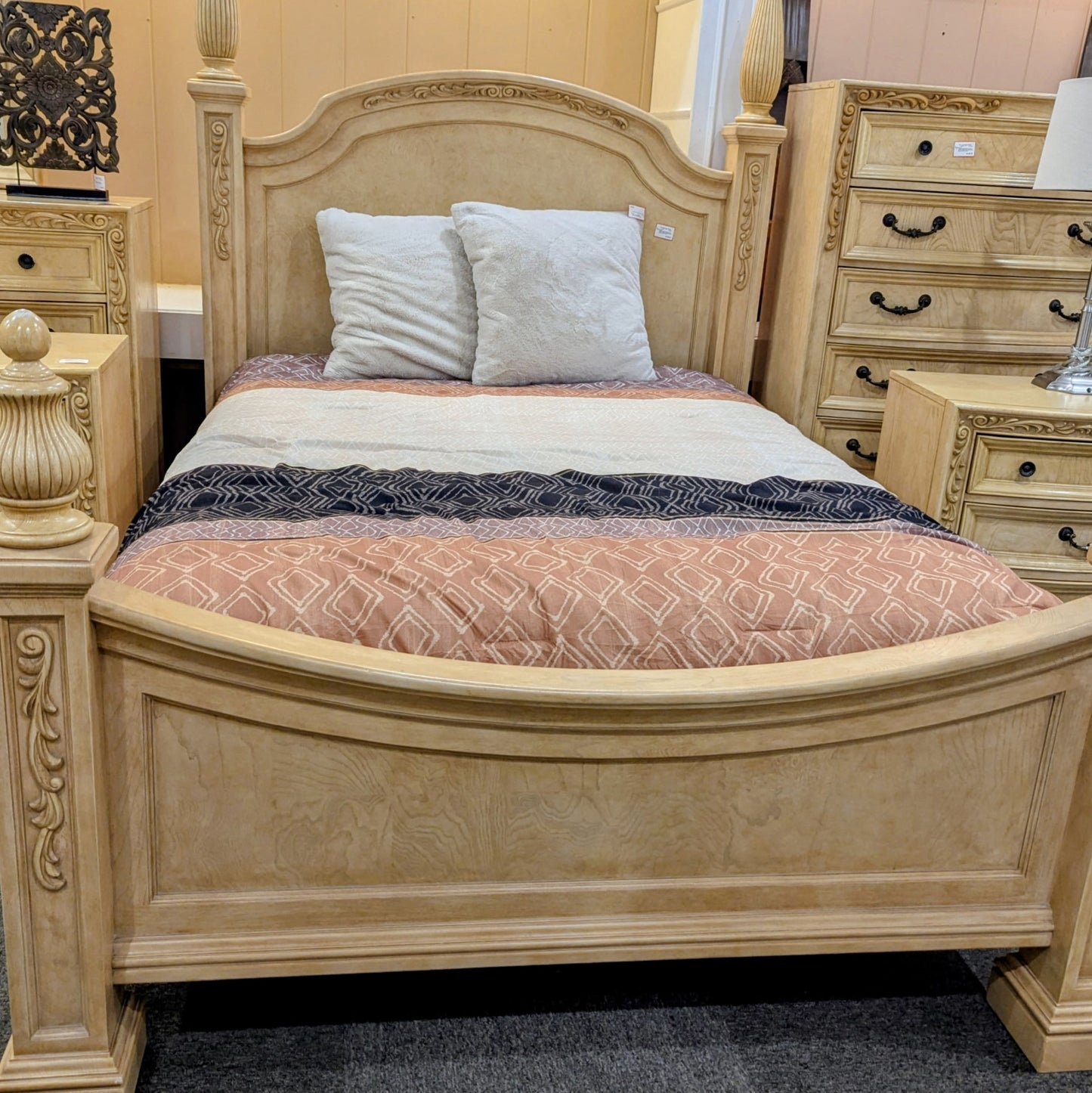 BEDROOM SET