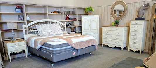 Ethan Allen BEDROOM SET