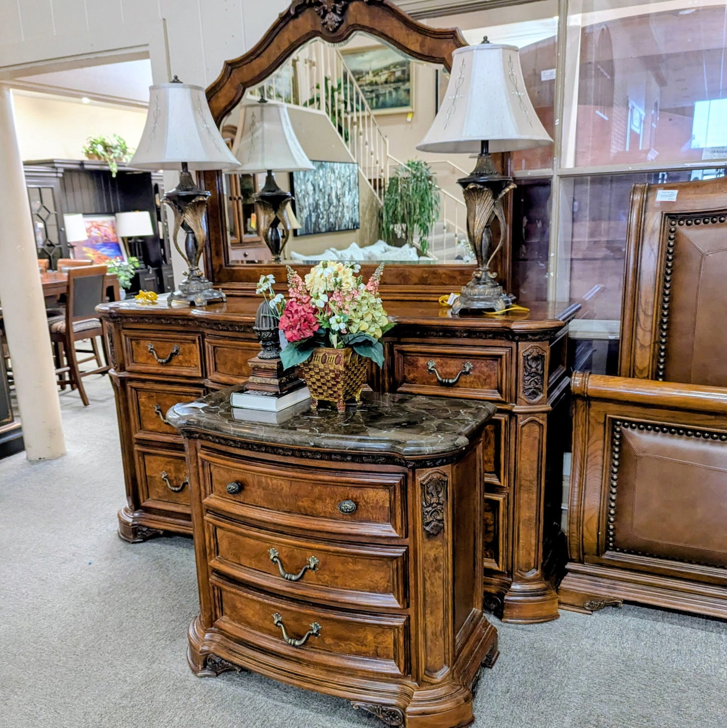 BEDROOM SET