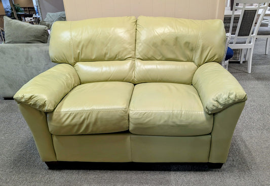 LOVESEAT