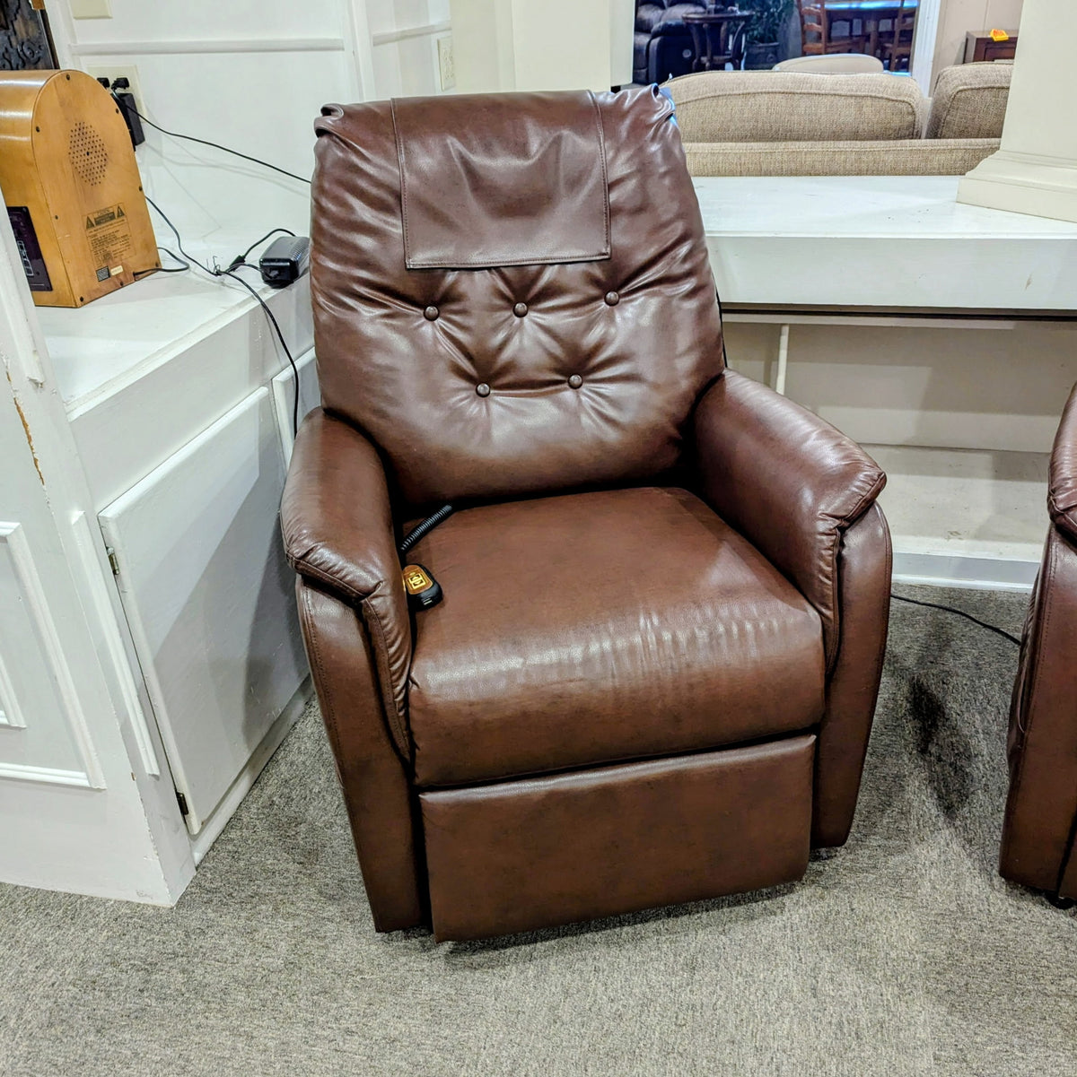 GOLDEN RECLINER
