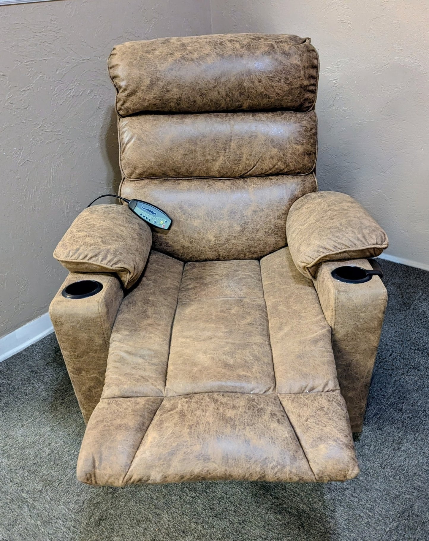 RECLINER