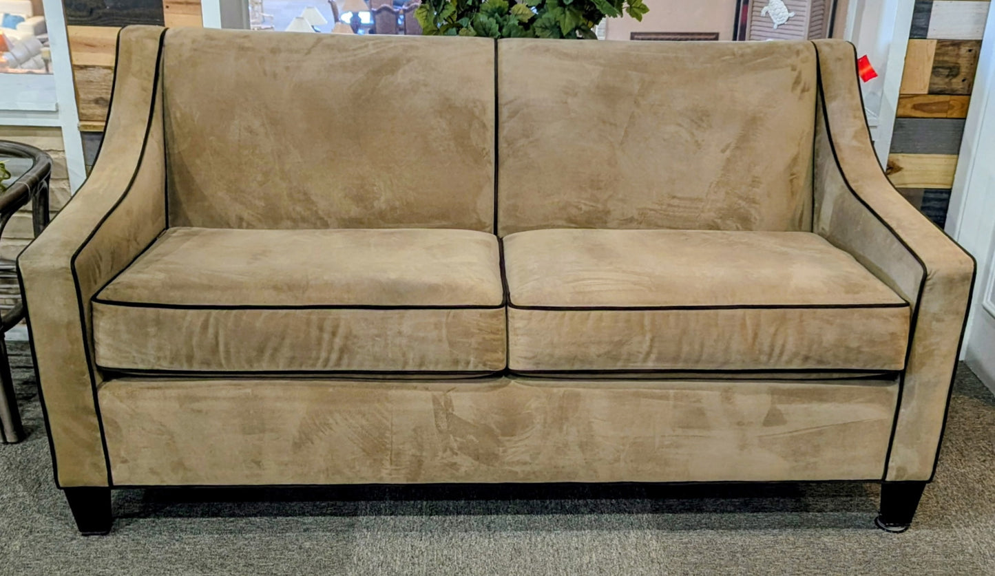 NORWALK LOVESEAT