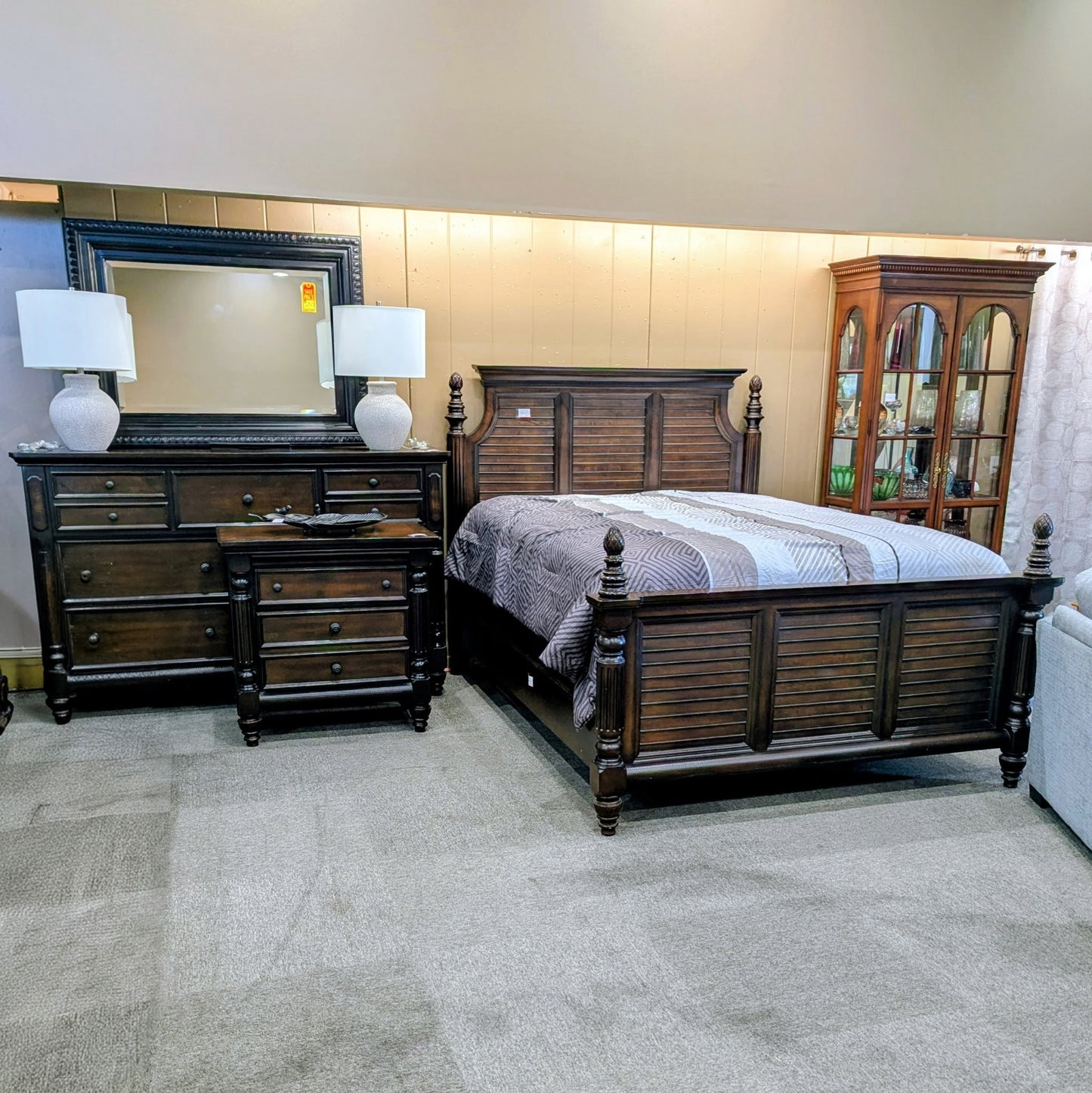 ASHLEY BEDROOM SET