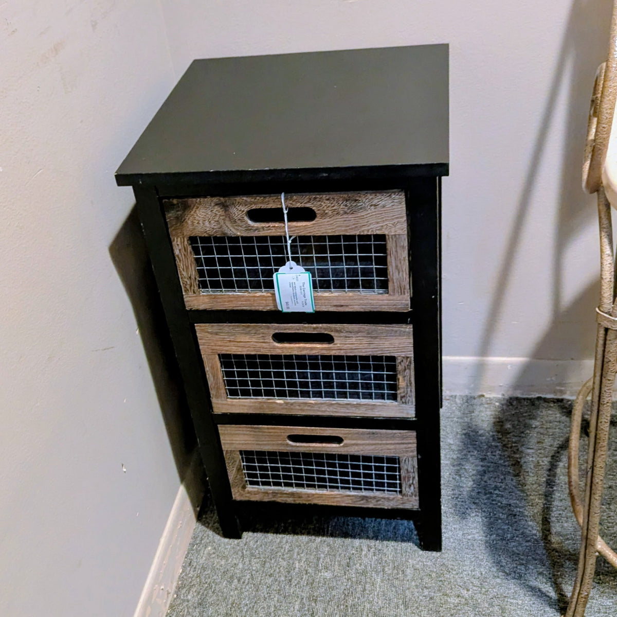 ACCENT CHEST