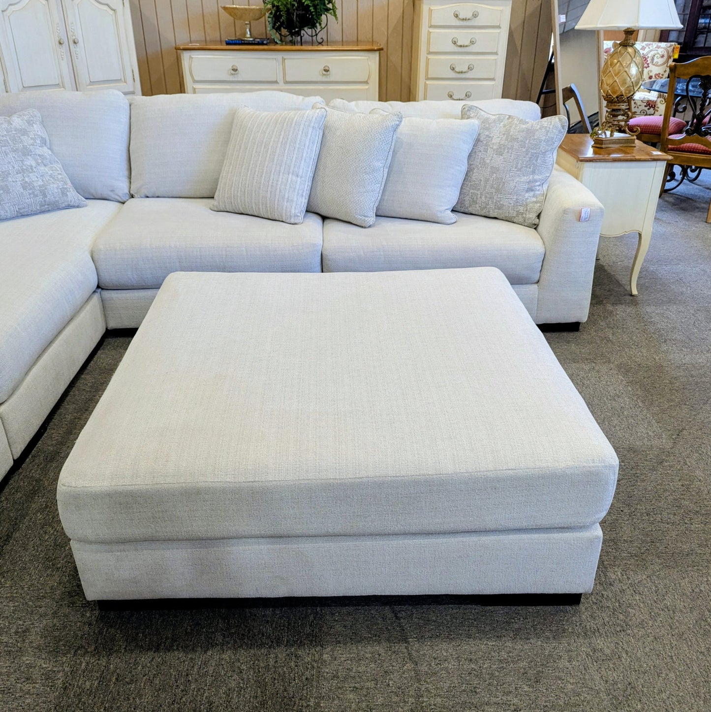 ASHLEY SECTIONAL