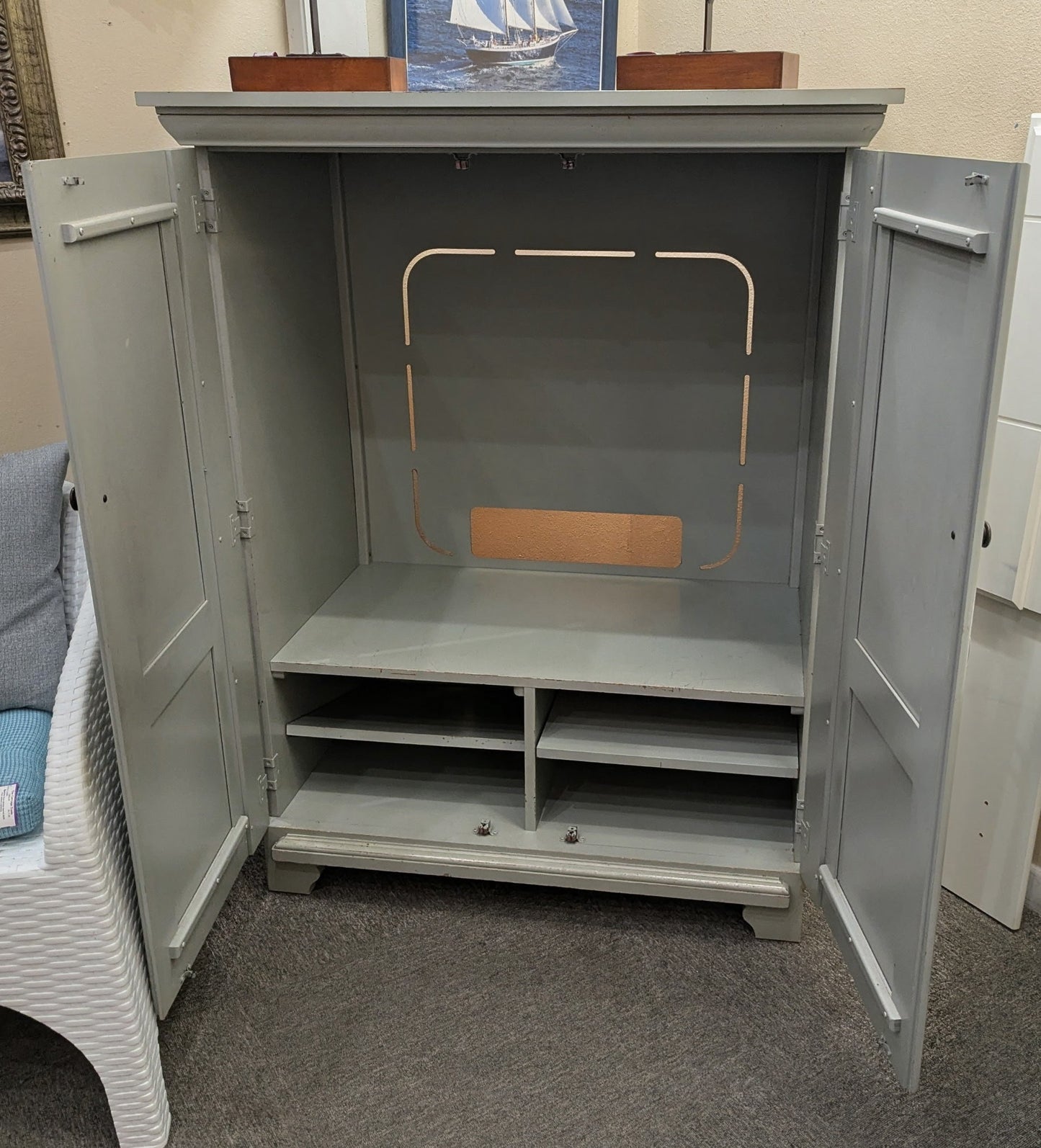ARMOIRE
