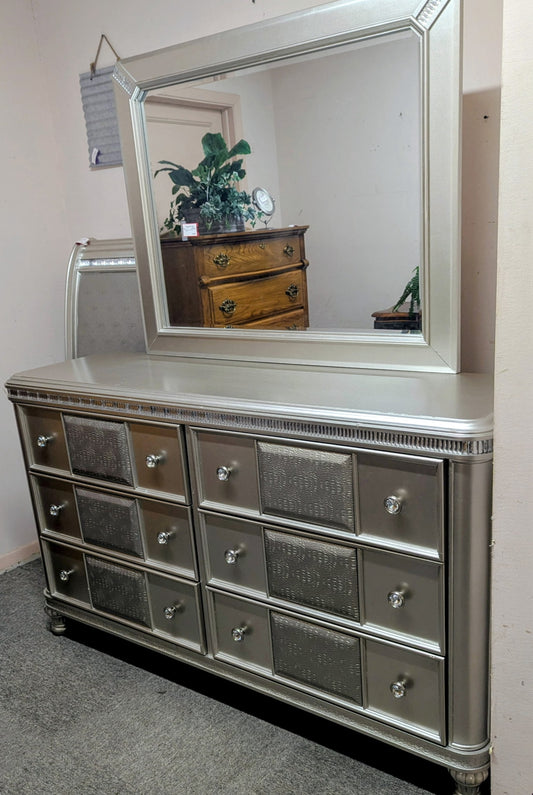 RIVER'S EDGE DRESSER