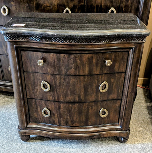 AMERICAN DREW NIGHTSTAND