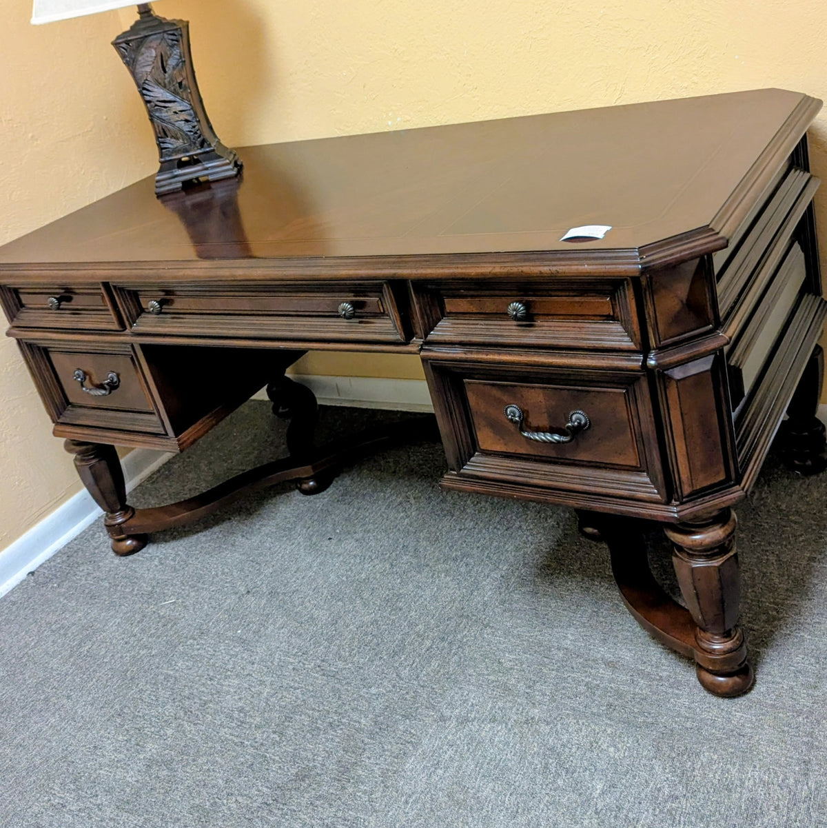 Flexsteel DESK