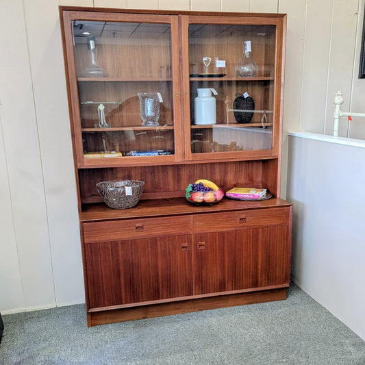 CHINA HUTCH