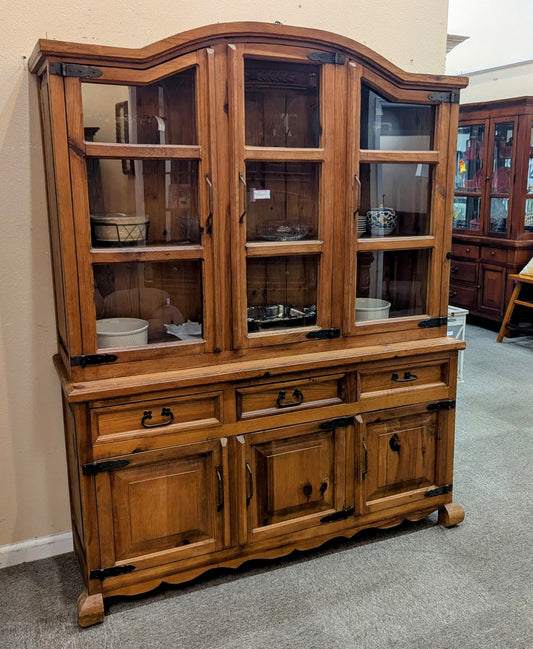 CHINA HUTCH