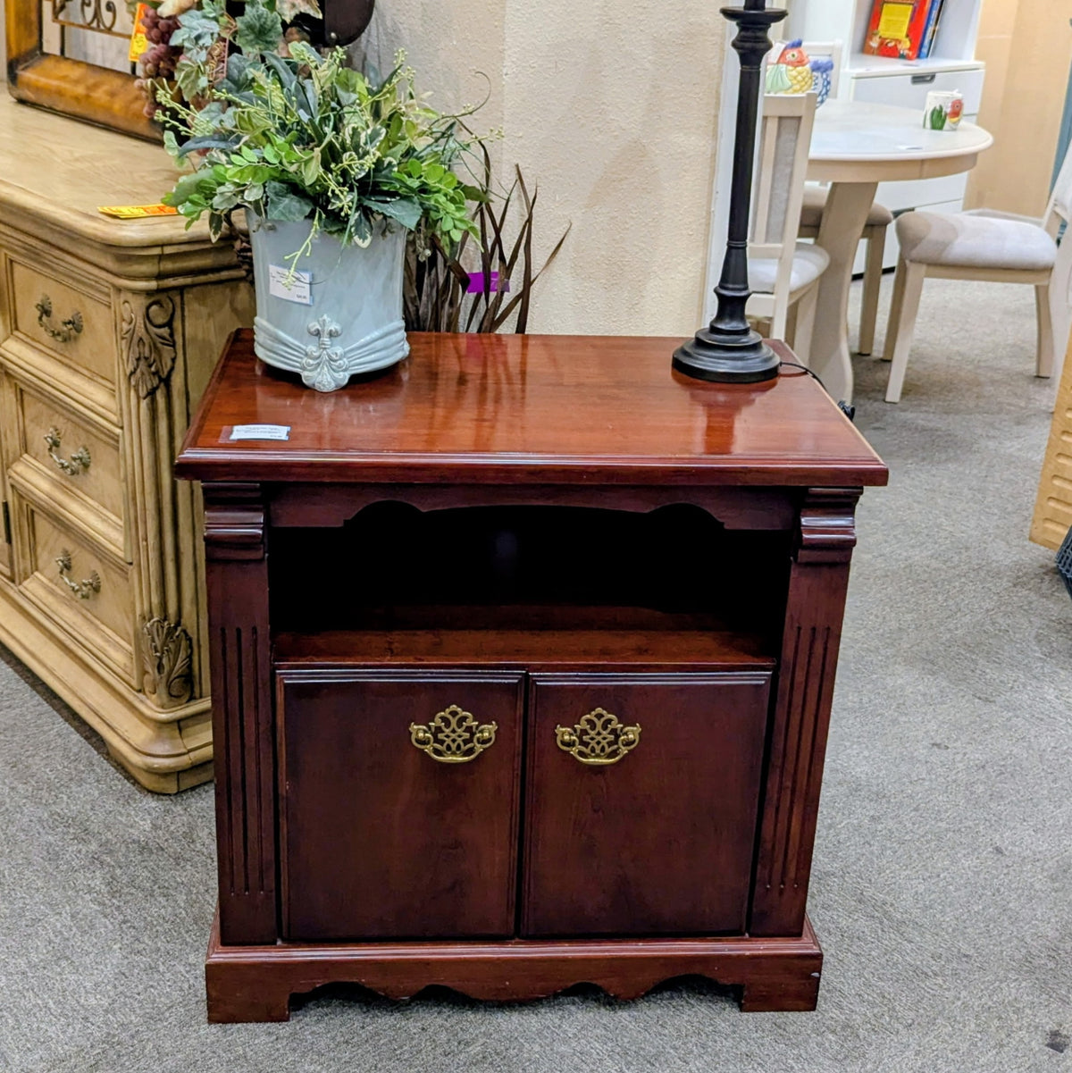 NIGHTSTAND