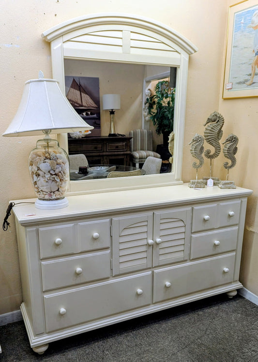 DRESSER W/MIRROR