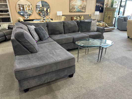BROYHILL SECTIONAL
