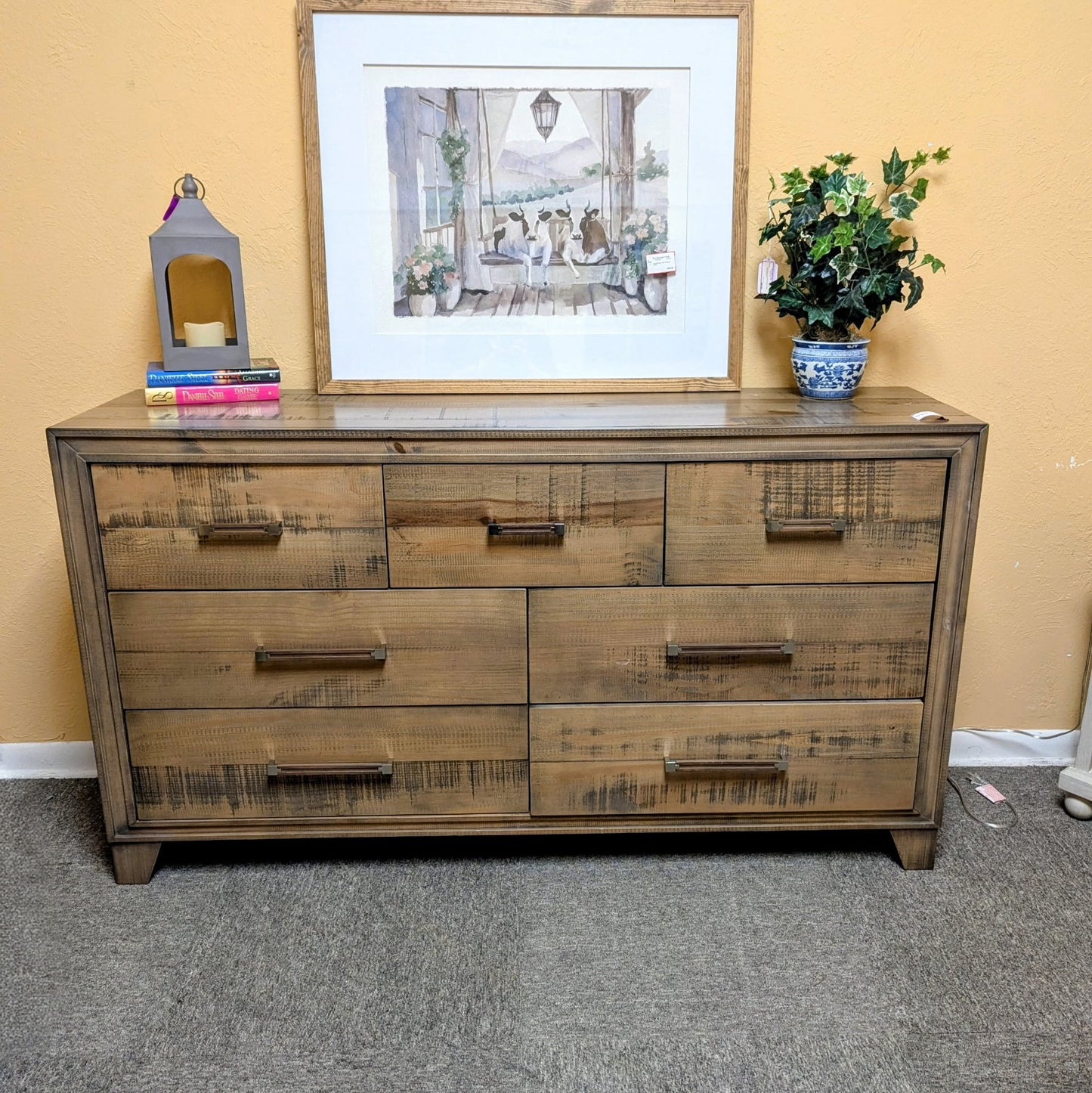 DRESSER