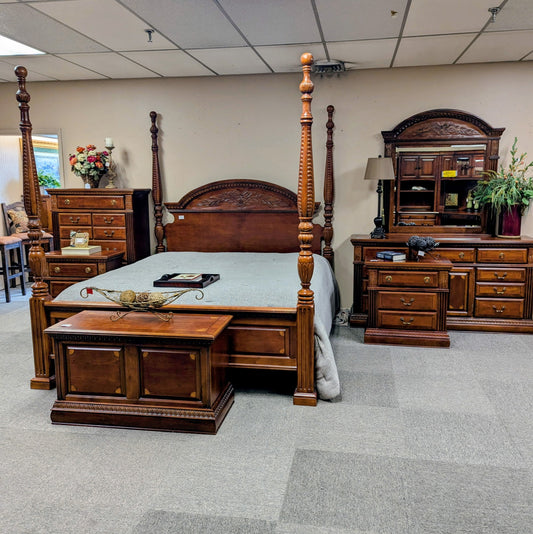 BEDROOM SET