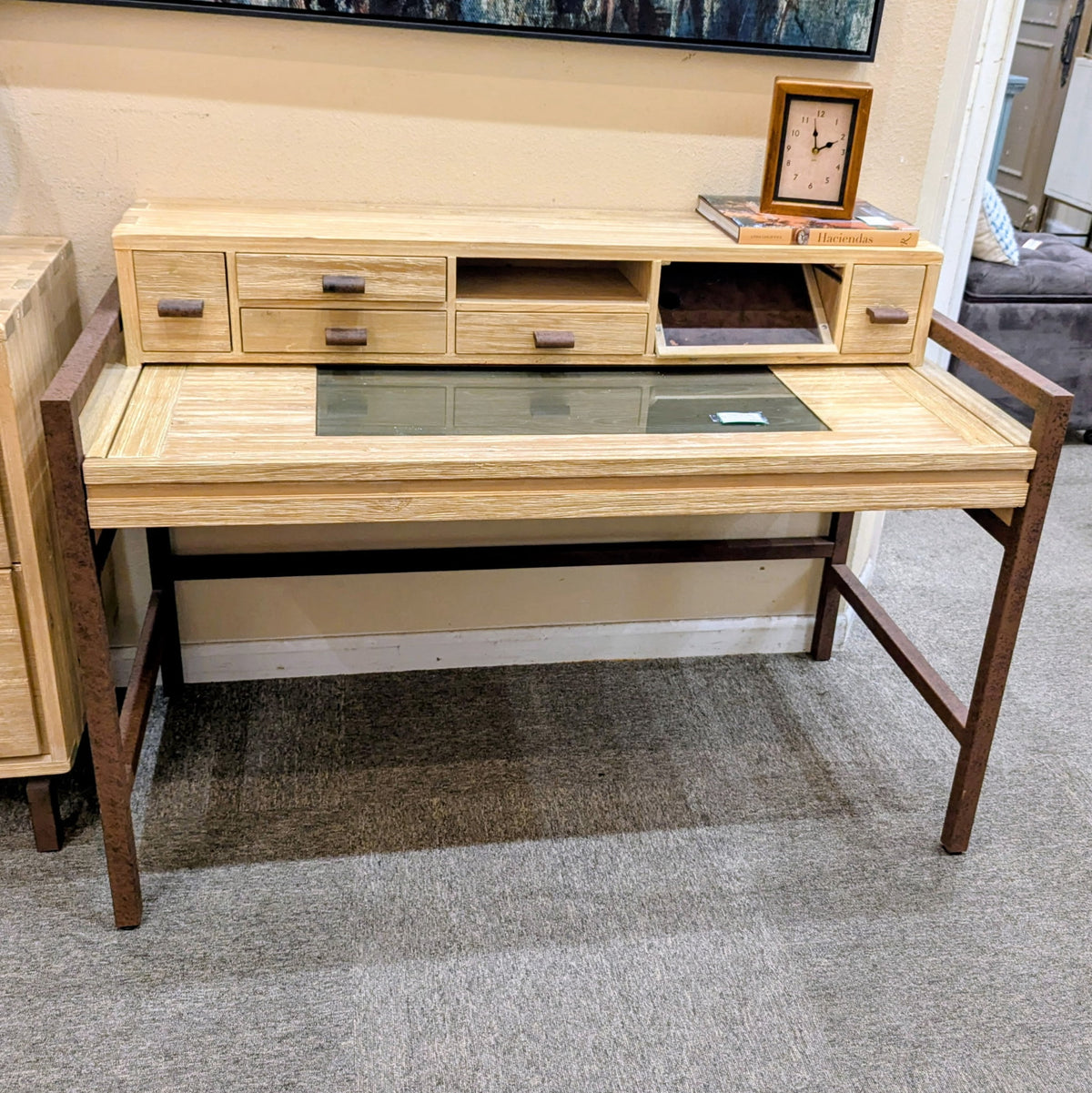 DESK