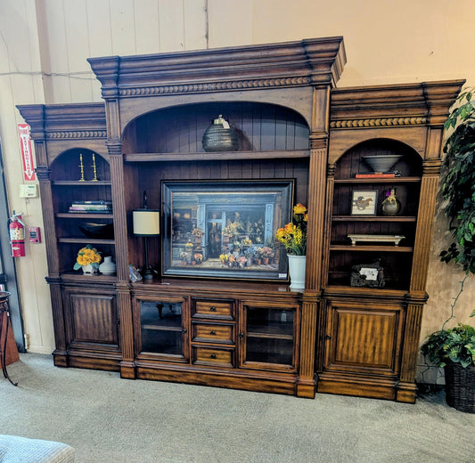 PARKER HOUSE ENT. CENTER