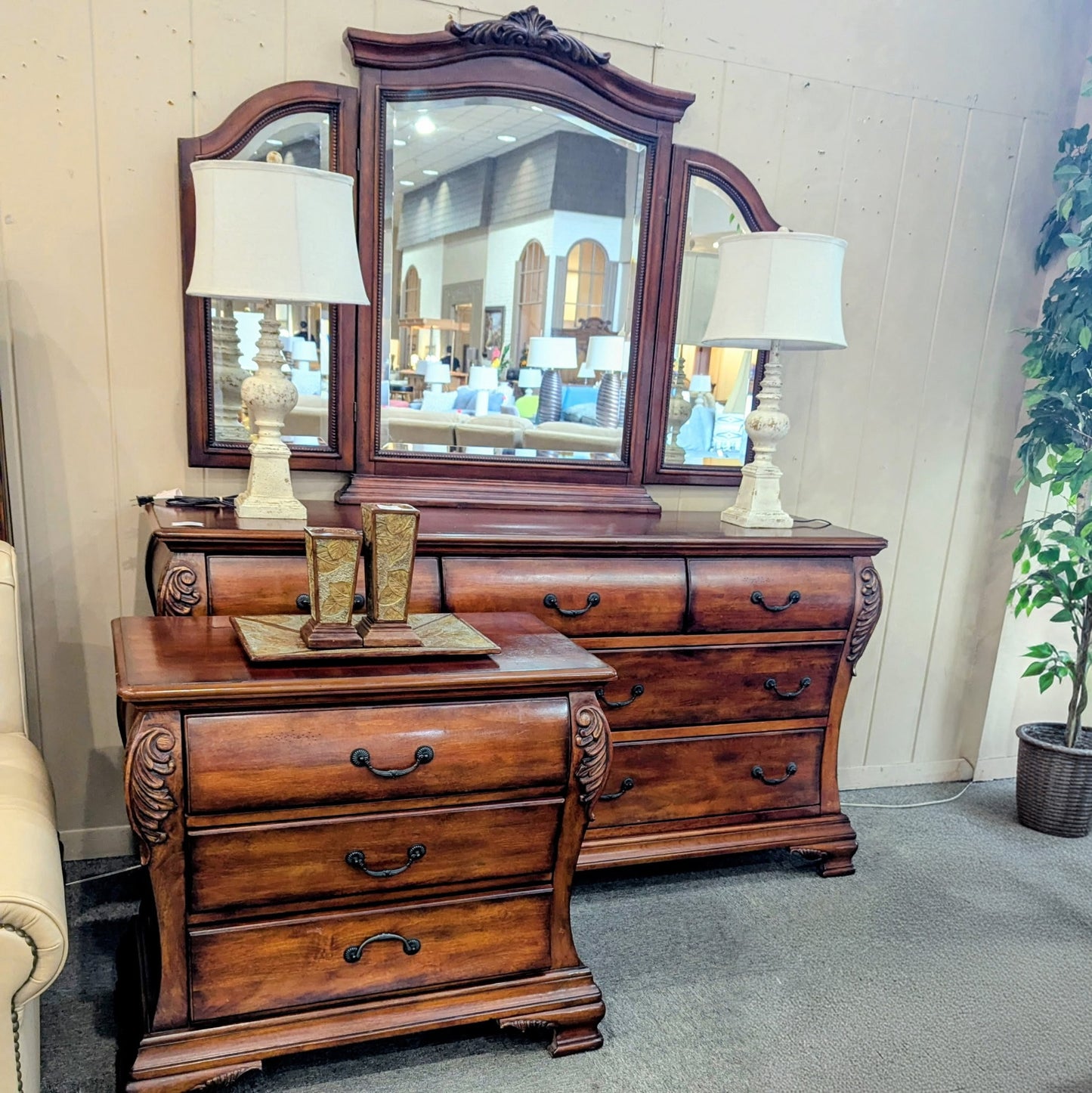 BEDROOM SET