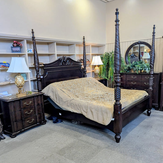 BEDROOM SET